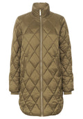 Gepolsterte olivgrüne Jacke mit hohem Kragen, vollem Reißverschluss und gerippten Bündchen. Verfügt über Rautenmuster und Seitentaschen.
