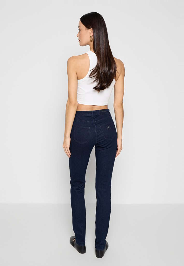Armani Exchange Jeans Slim Fit Media 3