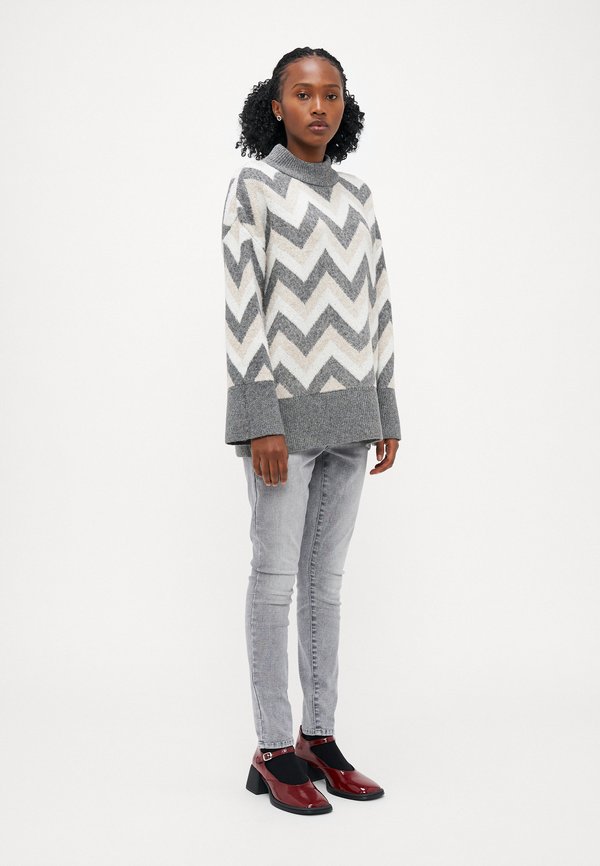 ONLY Petite ONLTRINE ZIGZAG PULLOVER