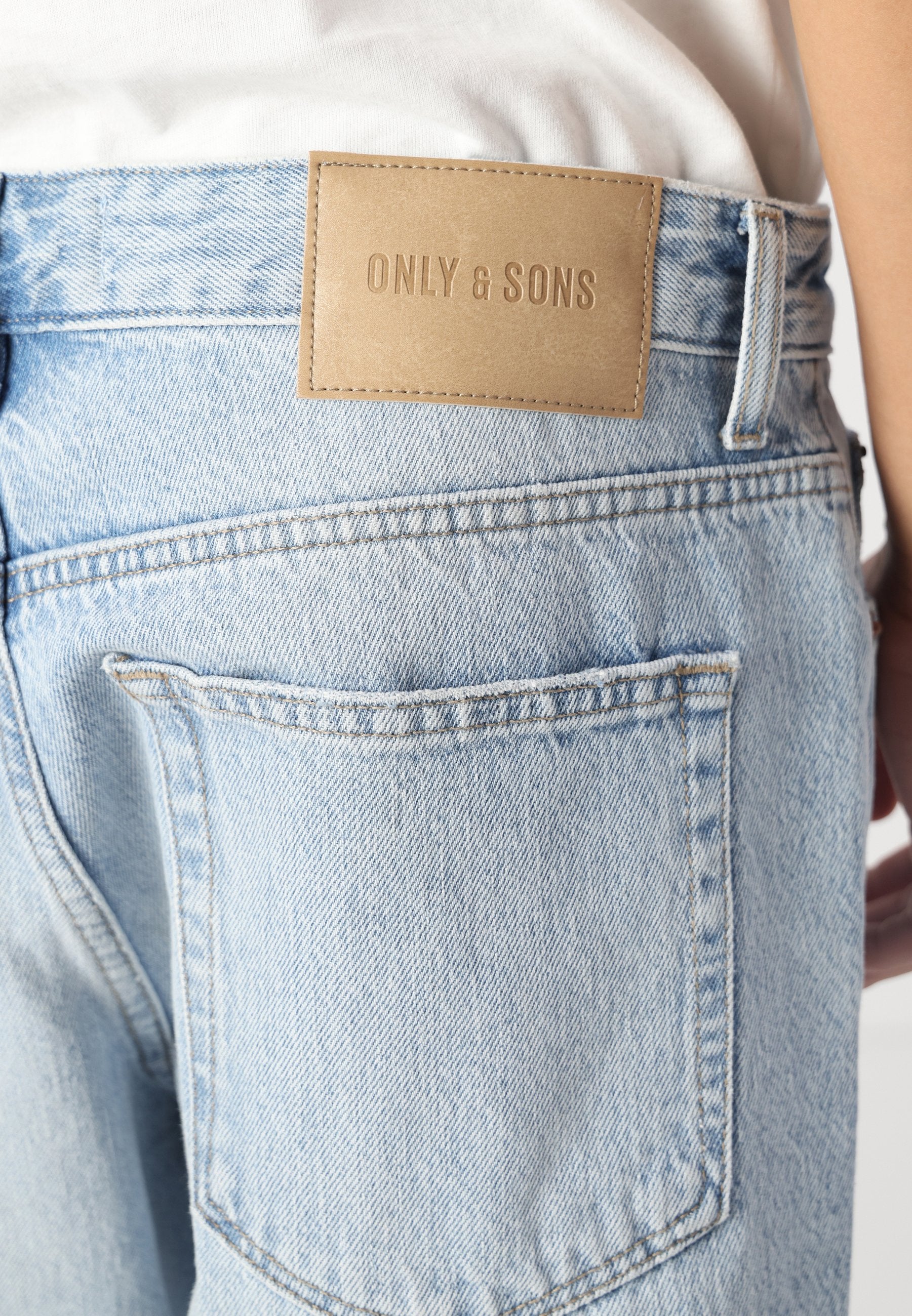 Regular fit ONSEDGE Mid waist Straight Media 6