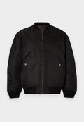 Schwarze Bomberjacke mit einem Reißverschluss vorne, gerippten Bündchen und zwei großen Seitentaschen. Verfügt über eine glatte, matte Oberfläche und einen runden Kragen.