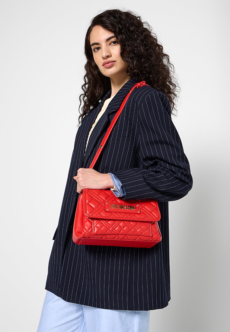 Love Moschino