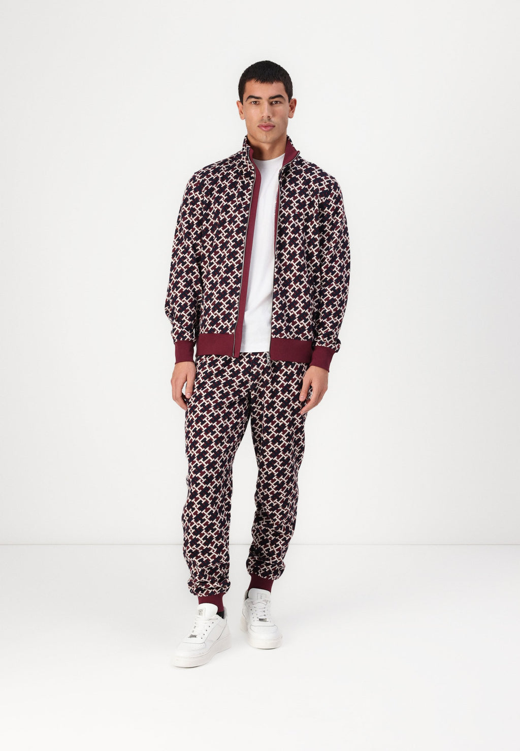 MONOGRAM ZIP THROUGH STAND UNISEX Media 4