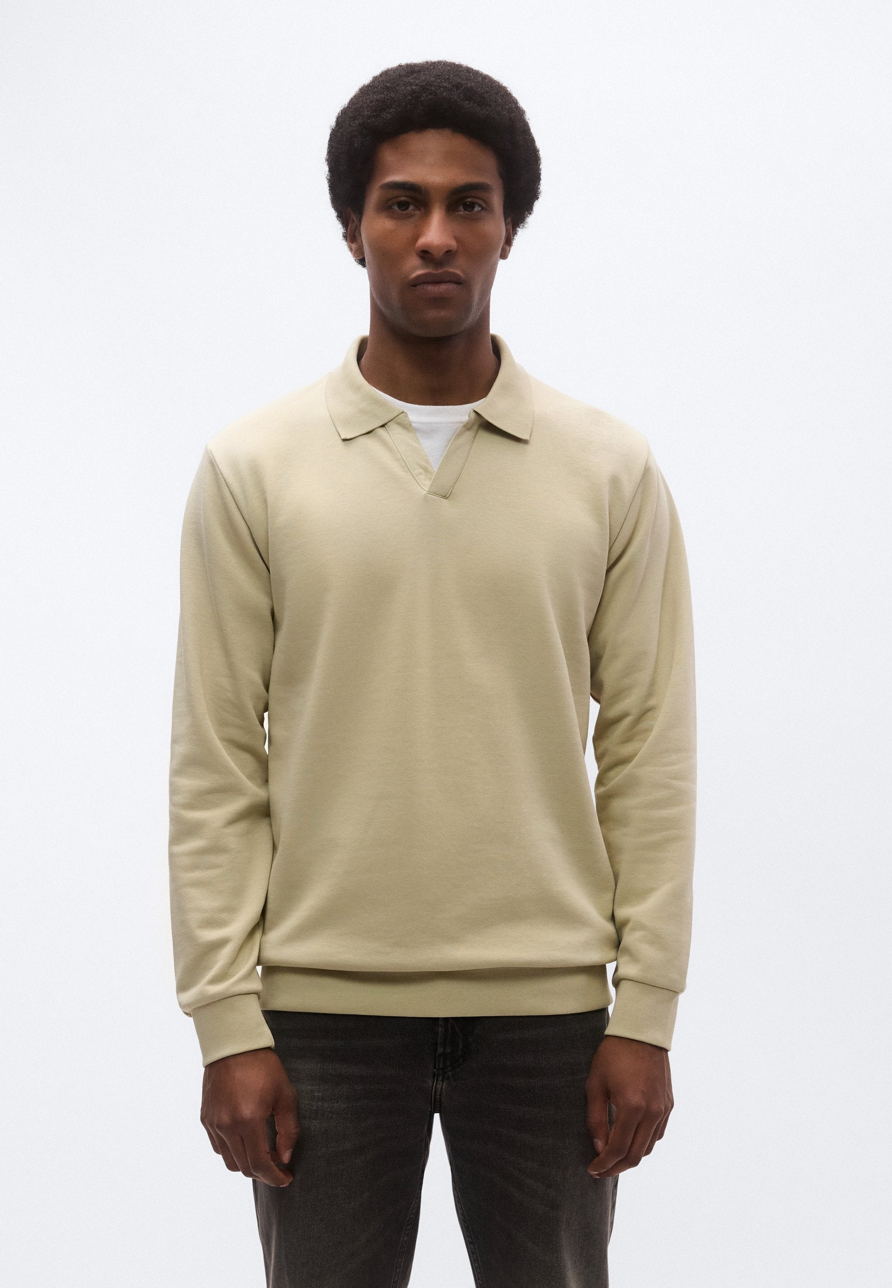 V NECK  Media 4