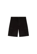 Schwarze Cargo-Shorts aus Baumwolle mit glatter Textur, ausgestattet mit zwei großen Seitentaschen und einem geraden Schnitt, gesichert durch einen Knopfverschluss.