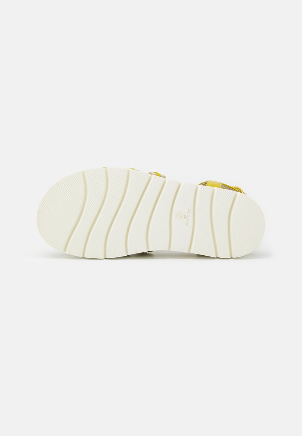 3.1 Phillip Lim CRUZ RING PLATFORM