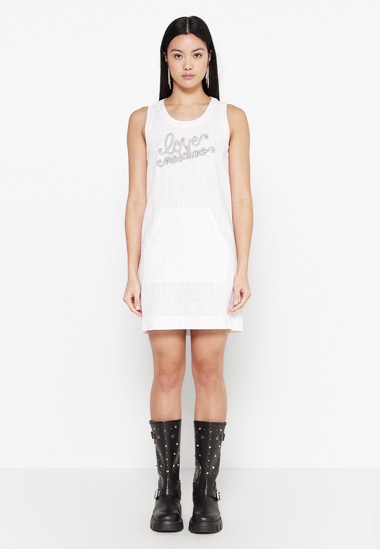 Love Moschino