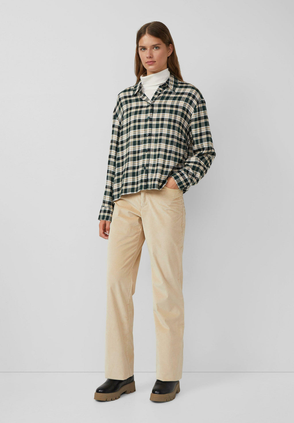 REGULAR FIT MID RISE STRAIGHT Media 1