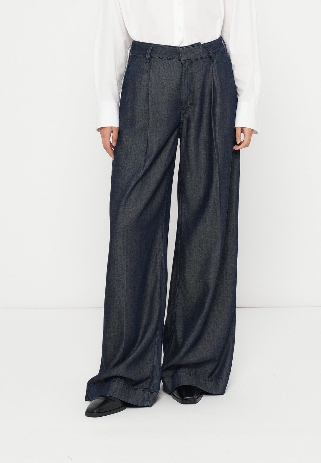 FLUID WIDE LEG PANTS Media 3