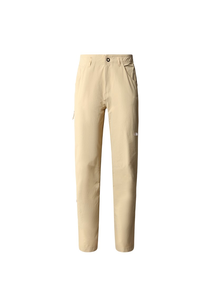 Helle beige Outdoor-Hosen mit Fronttaschen, Gürtelschlaufen und einem kleinen Logo an der Oberschenkeloberseite, vor einem weißen Hintergrund präsentiert.