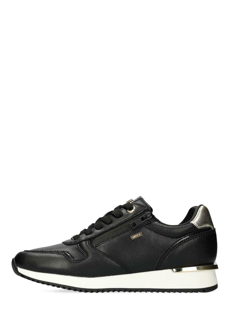 Schwarze Sneakers mit Lederoberfläche, goldenen Akzenten, texturiertem Material, Schnürverschluss und einer kontrastierenden weißen Sohle. Sichtbares seitliches Reißverschlussdetail.