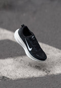 Nike Performance VOMERO UNISEX - Road running shoes - black/summit white/coconut milk