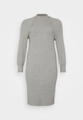 Grau gestreiftes Strickkleid mit langen, leicht puffigen Ärmeln und hohem Kragen. Figurbetonte Silhouette mit einem knielangen Saum. Glatte Textur.