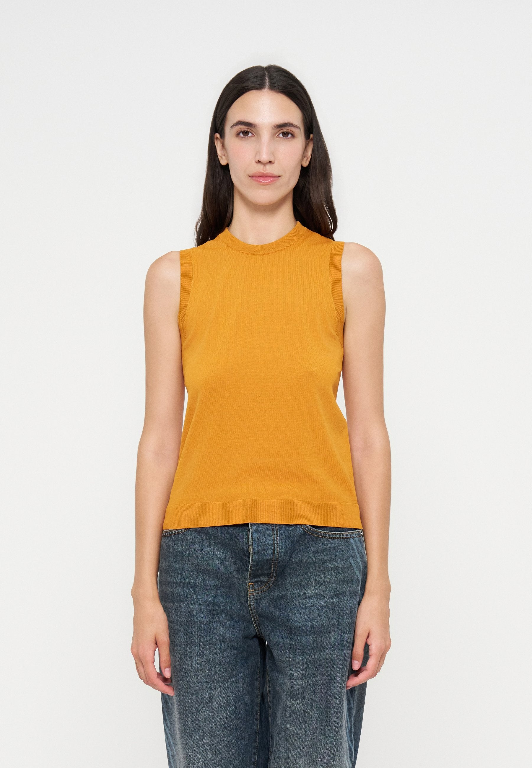 Armani Exchange Top Media 1