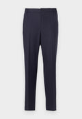 Navyblaue Hose mit flacher Front, elastischem Bund und Knopfverschluss. Gerader Schnitt und glatte Textur, geeignet für formelle oder legere Anlässe.