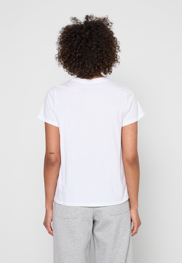 DKNY Sport