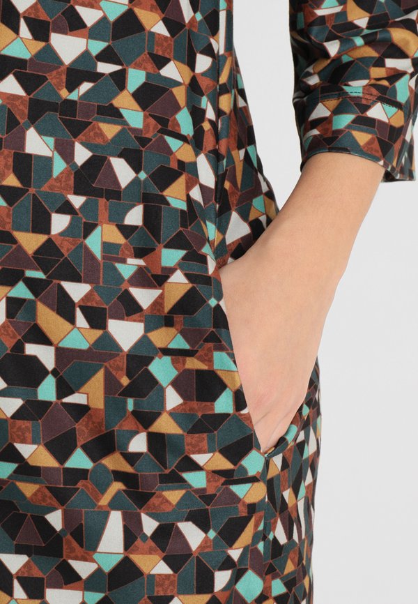 Queen Mum DRESS WITH POCKETS AT SIDESEAM