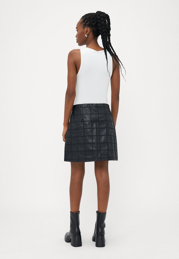 Vero Moda Petite VMHONOR SHORT SKIRT