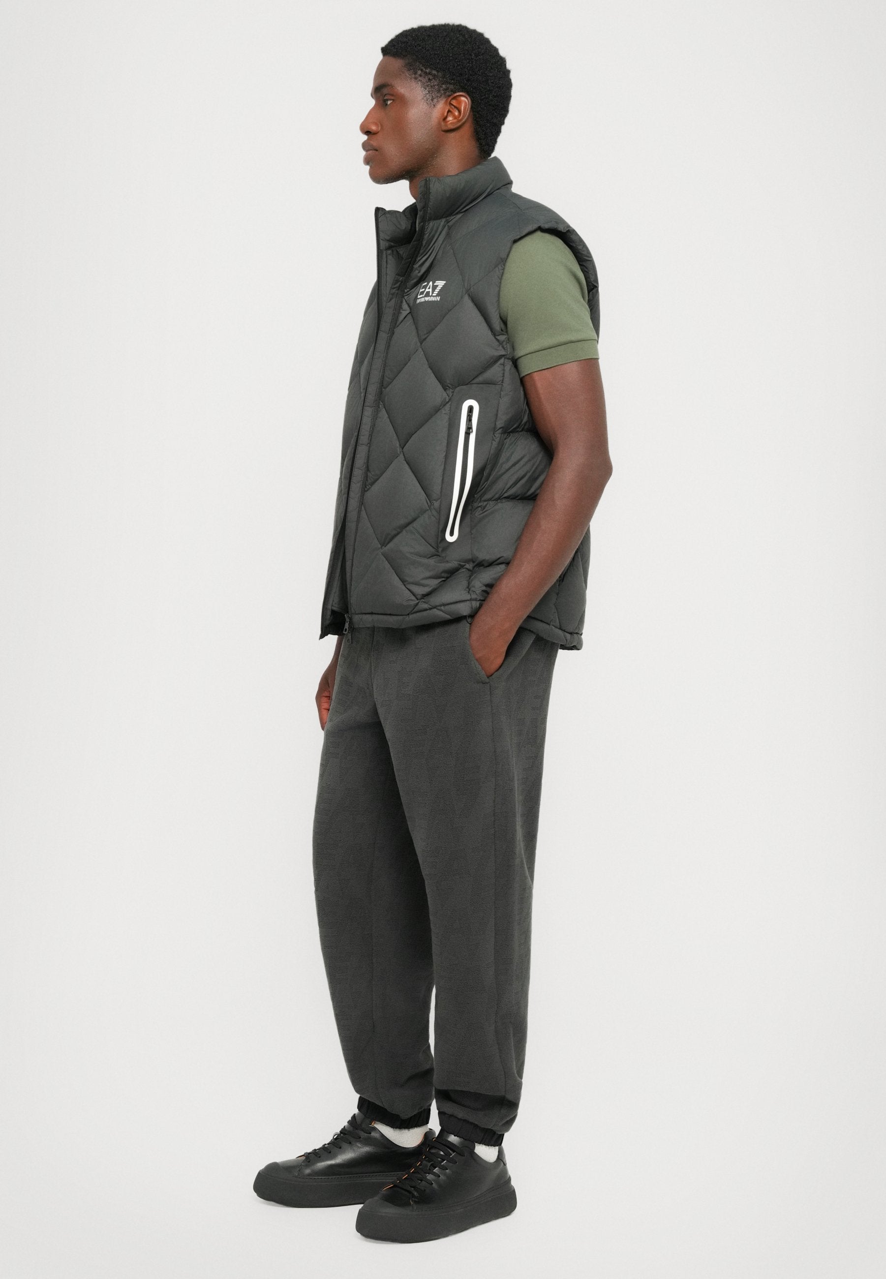 TRAIN LOGO SERIES PANTS Media 6