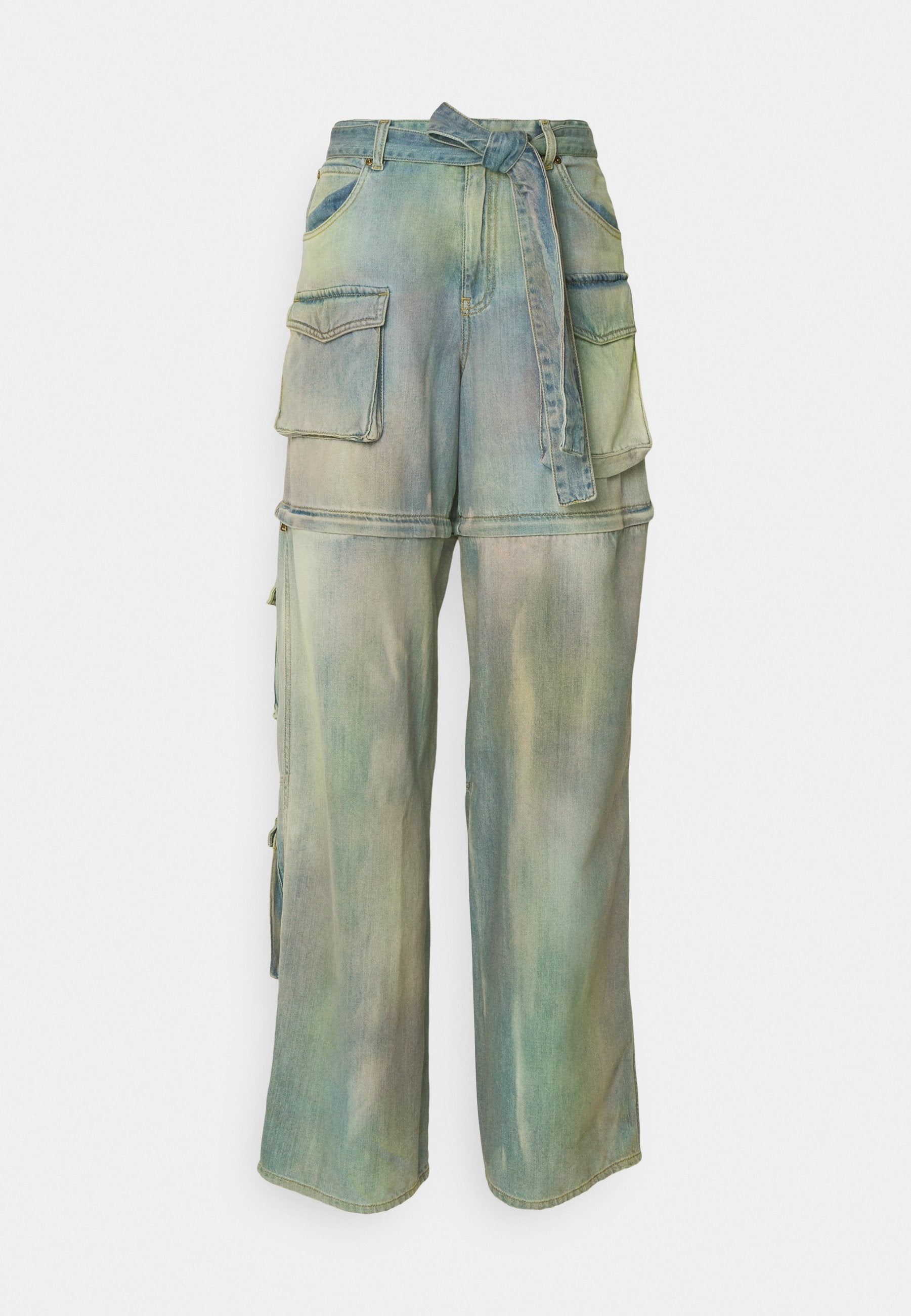 Hochgeschnittene Denim-Cargo-Hosen mit großen Klappentaschen, einem Stoffgürtel, der auf Taillenhöhe gebunden ist, und einem weiten Bein-Design in einem verwaschenen Blau-Grün. 
