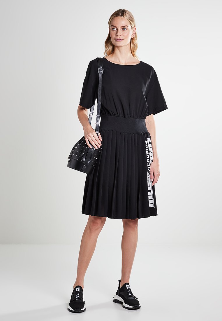 Love Moschino