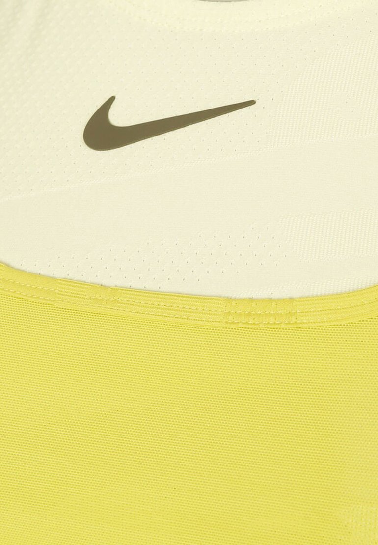 Nike Performance SLAM