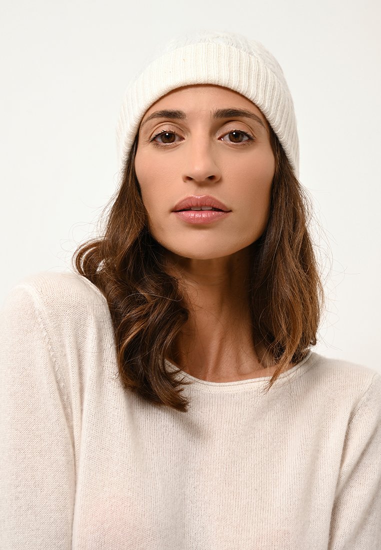 Just Cashmere CLEO