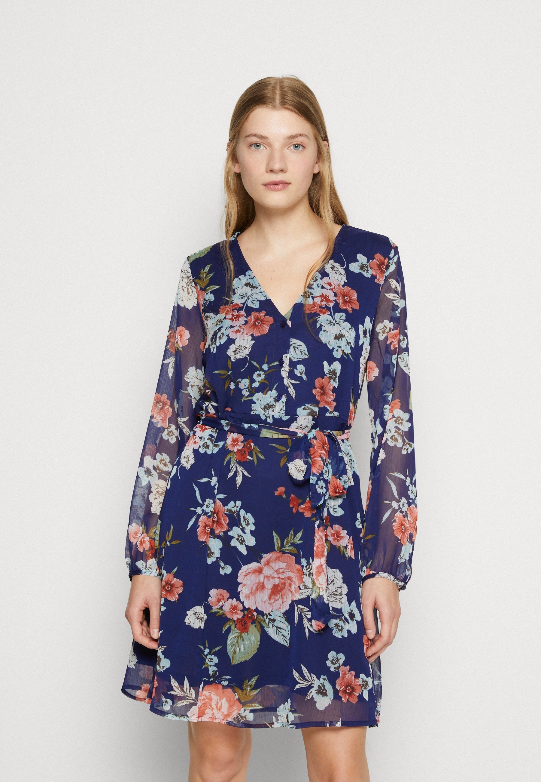 ONLSAGA V NECK BUTTON DRESS Media 3