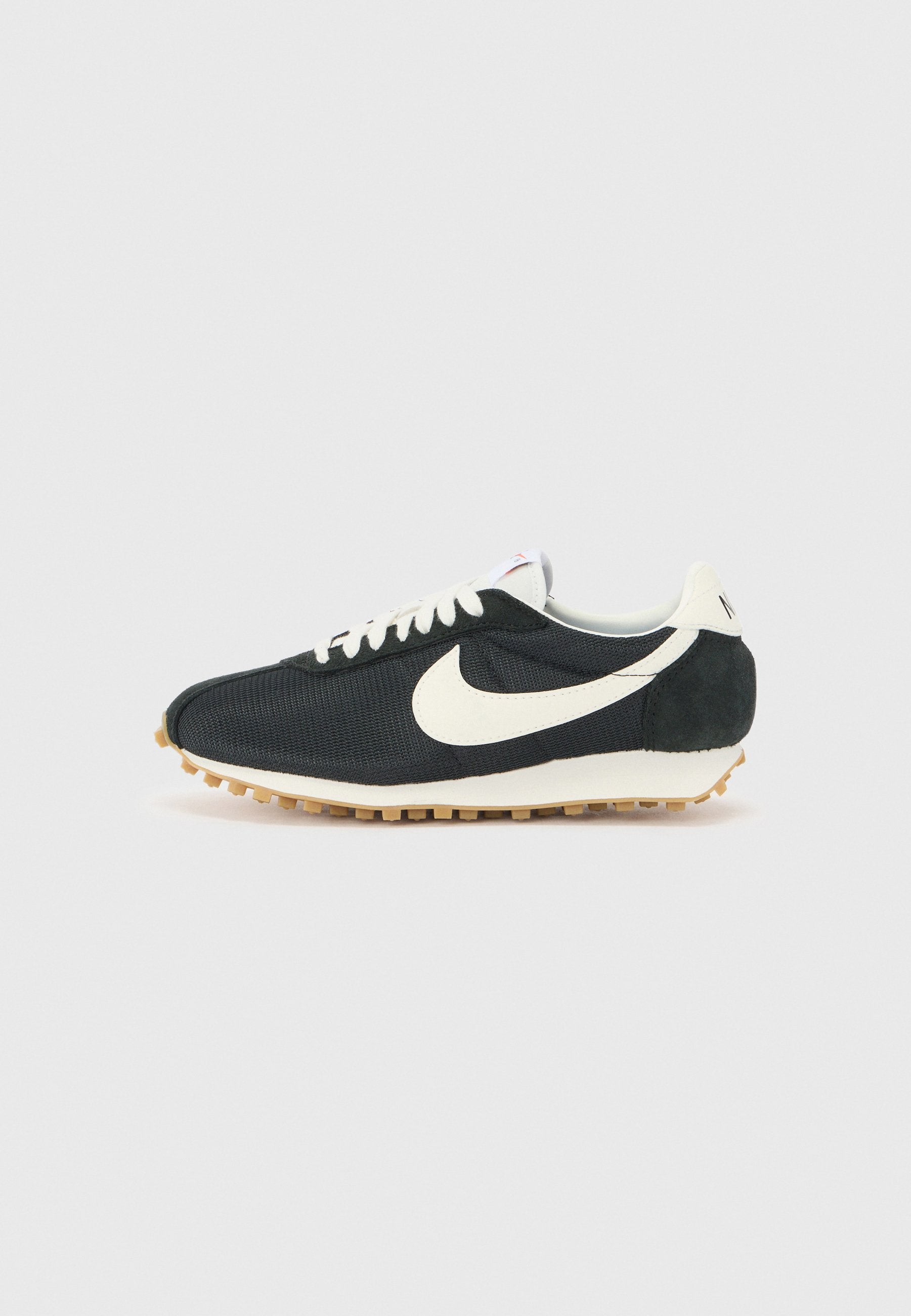 Nike Sportswear LD 1000