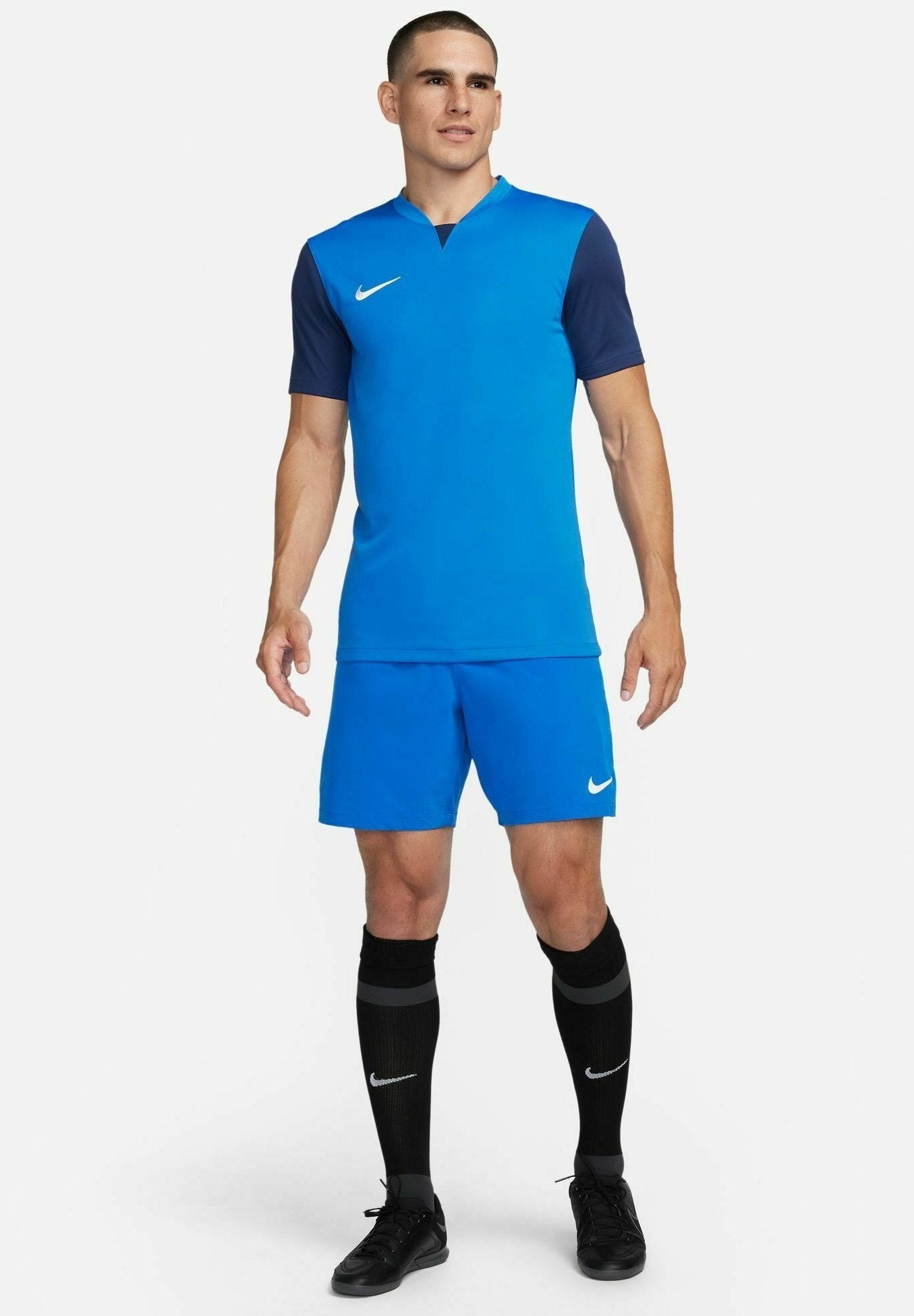 Nike Performance TROPHY