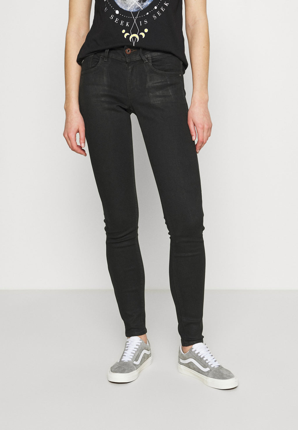 LYNN MID SKINNY WMN Media 3