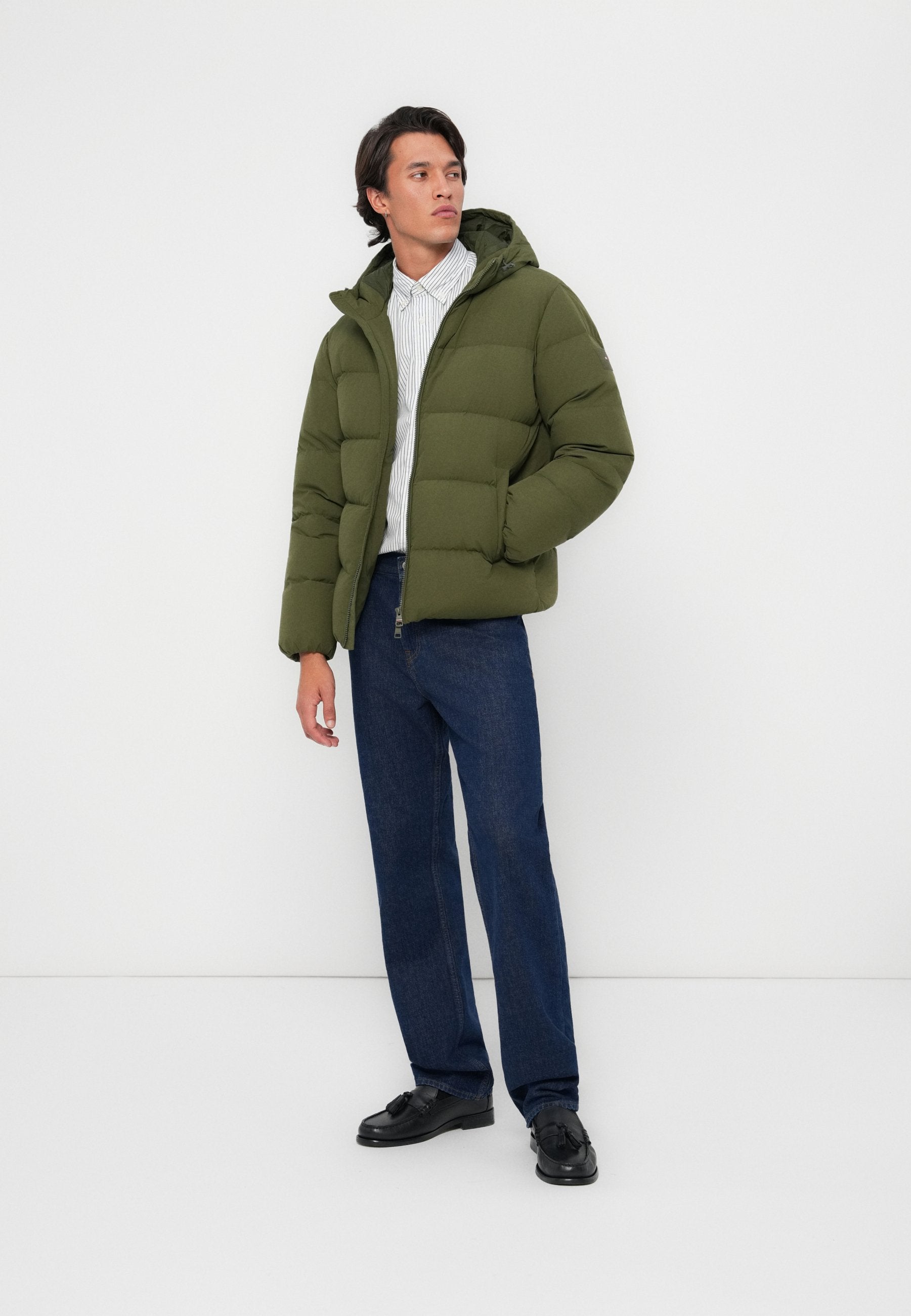 HOODED PUFFER Media 5