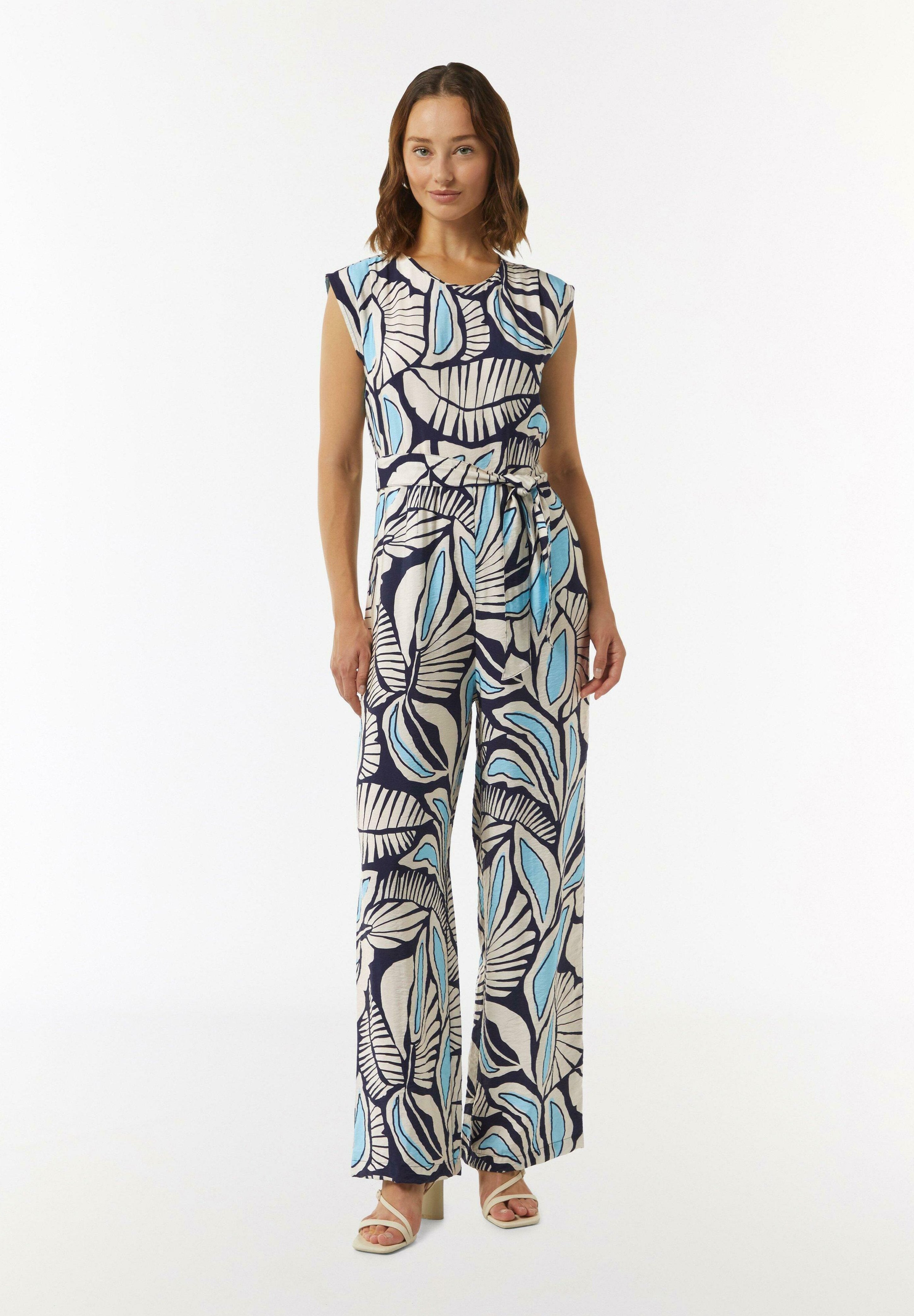 comma Jumpsuit Media 3