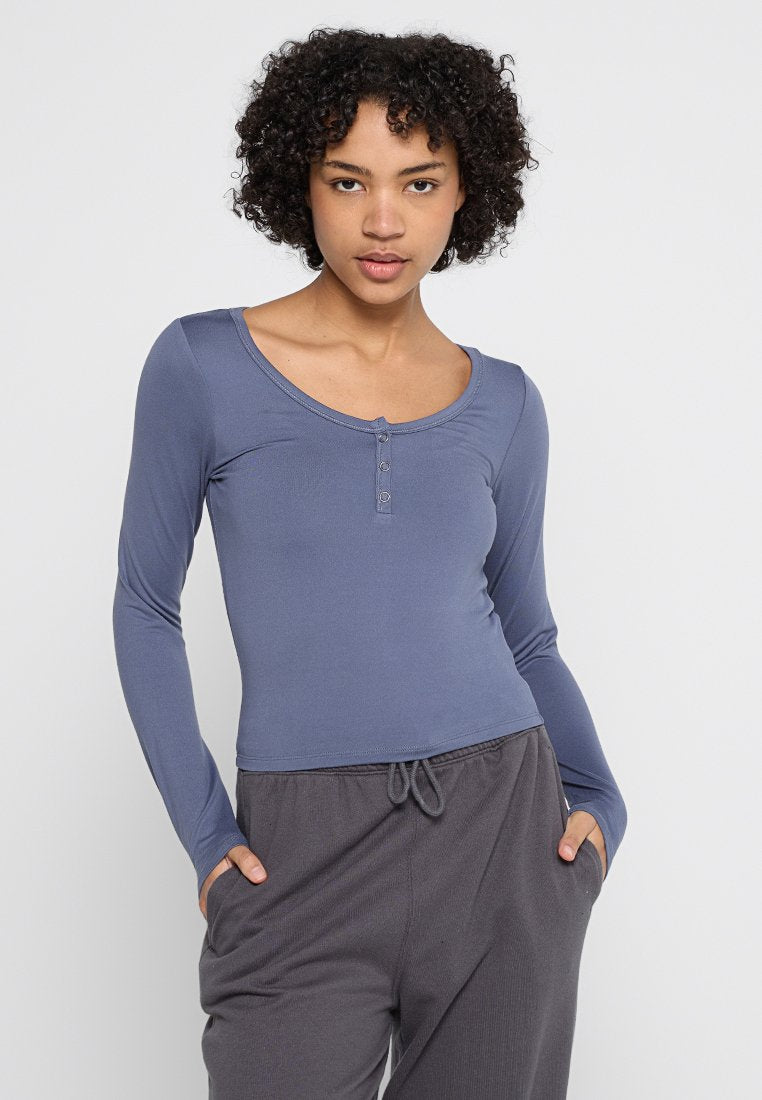 Hollister Co. 2 PACK