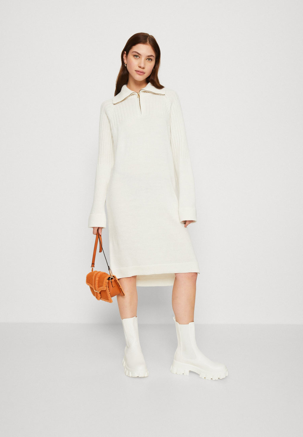 SKIPPER LOOSE DRESS  Media 2