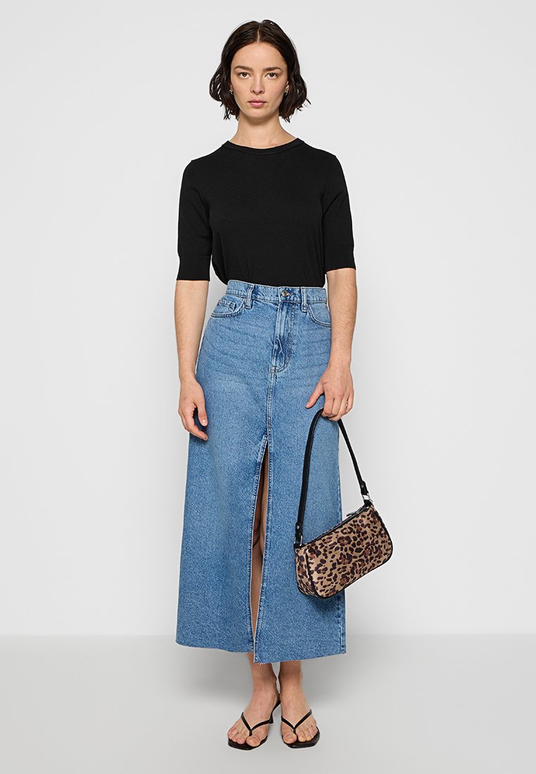 DKNY