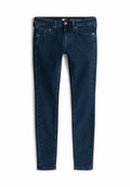 Dunkelblaue Jeans aus Denim mit slim fit, fünf Taschen und einem silbernen Knopfverschluss an der Taille.