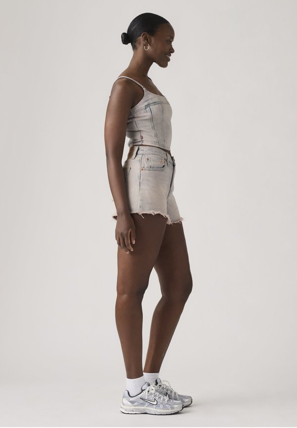Levi's® 501® CURVE SHORT