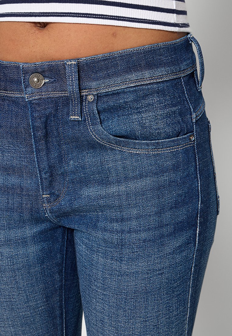 LHANA SUPER SKINNY WMN Media 4