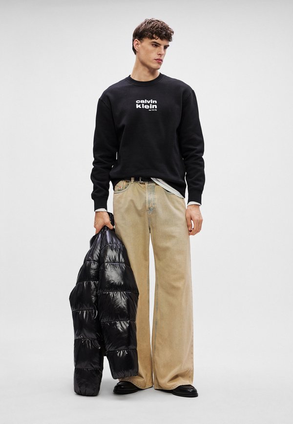 Calvin Klein RETRO GRAPHIC CREW
