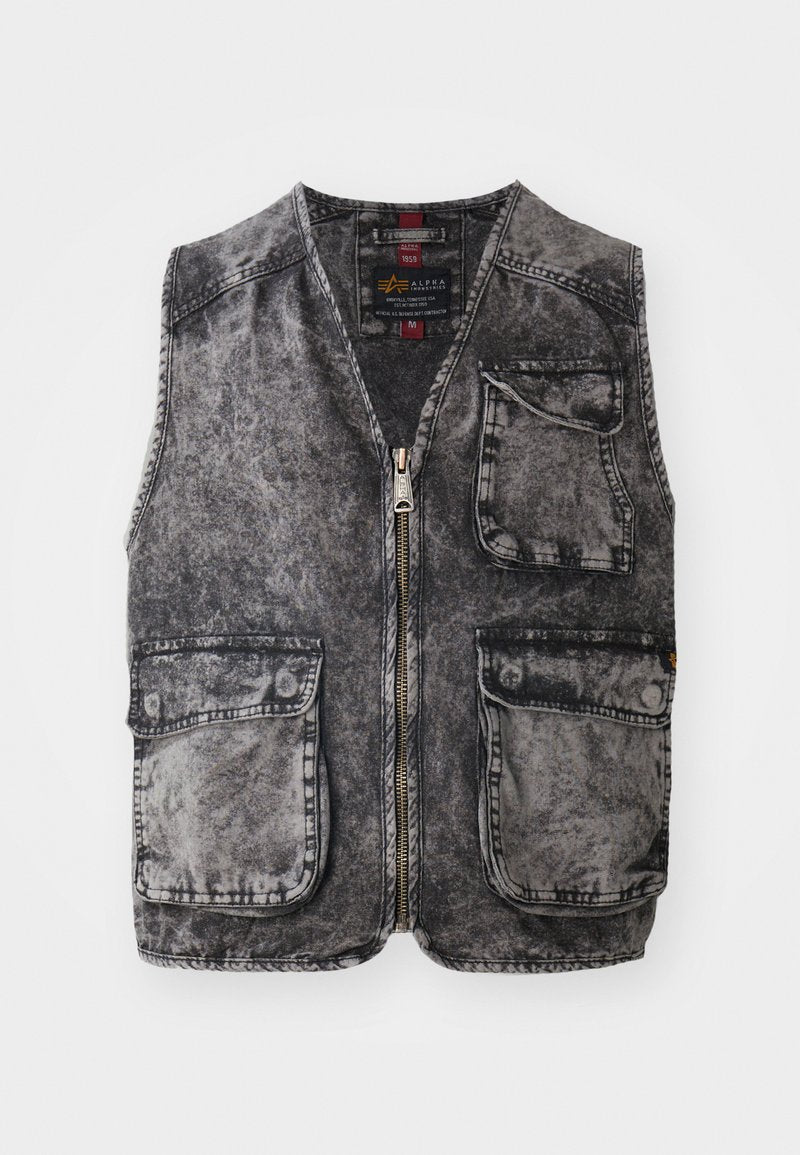 Denimweste in einem verblassten Schwarz, mit Reißverschluss, fünf Taschen und ärmellosem Design. Strukturierter Stoff mit sichtbaren Nähten.