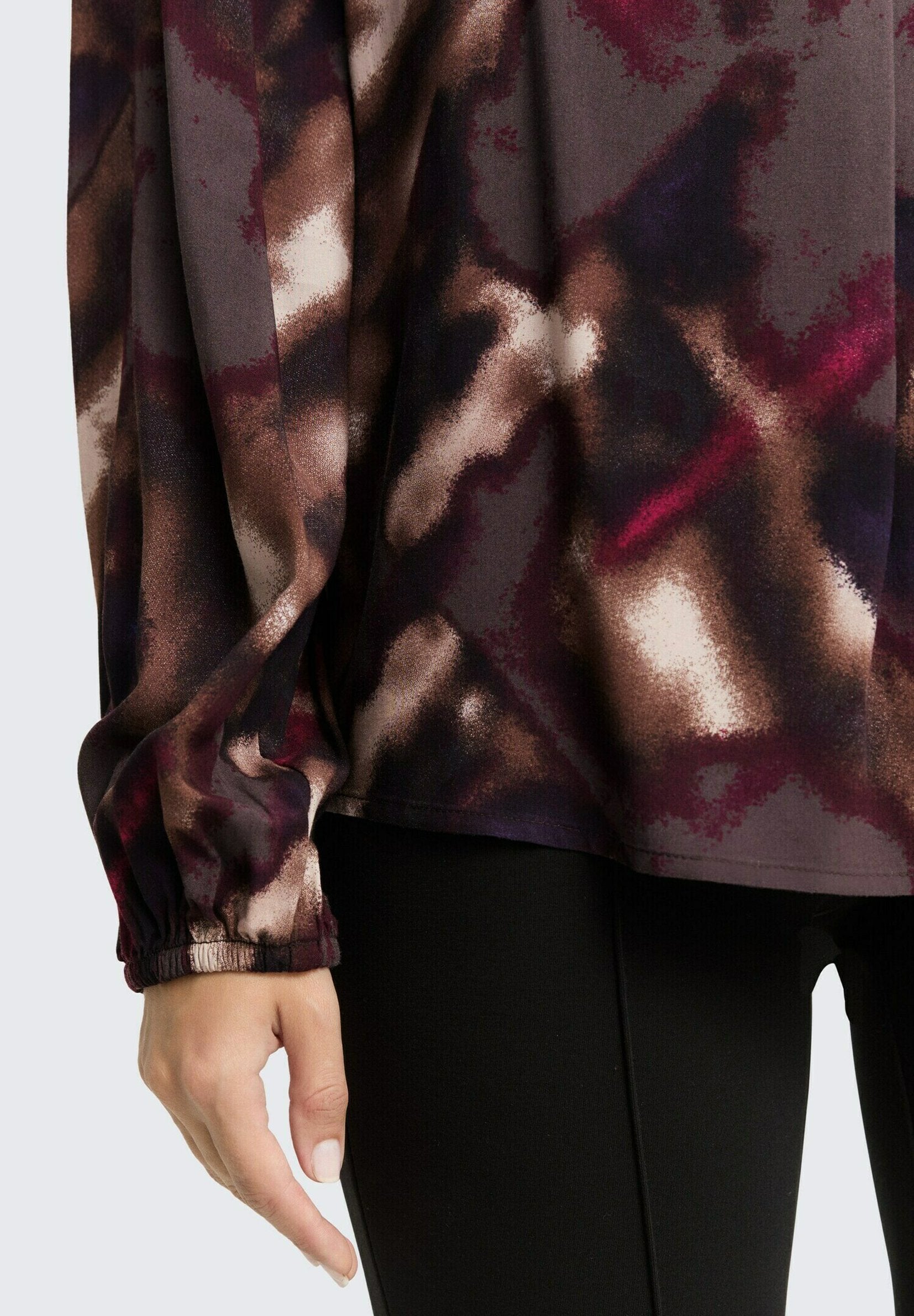 TOM TAILOR PRINTED V NECK