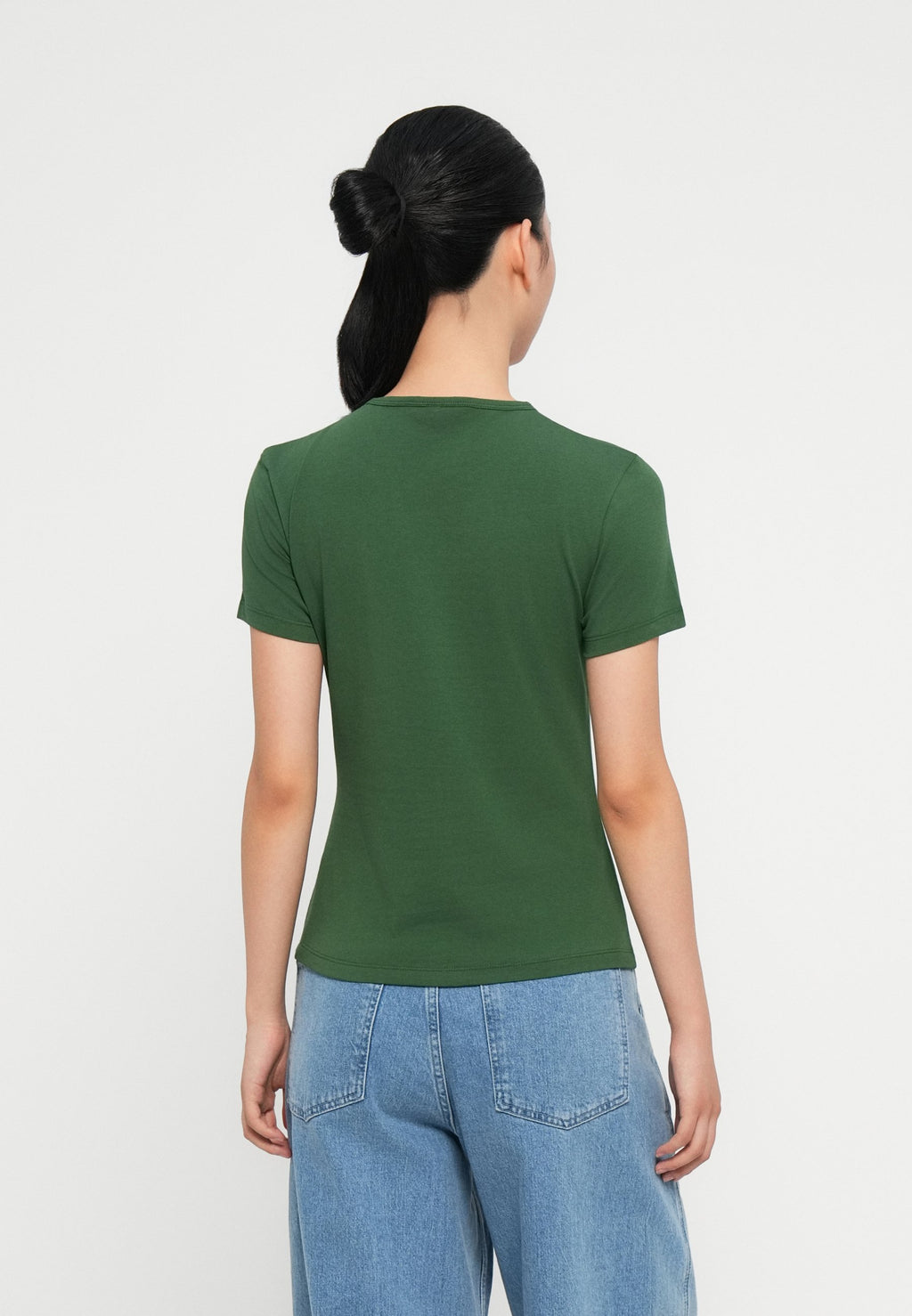 VARSITY CREST SLIM TEE Media 4