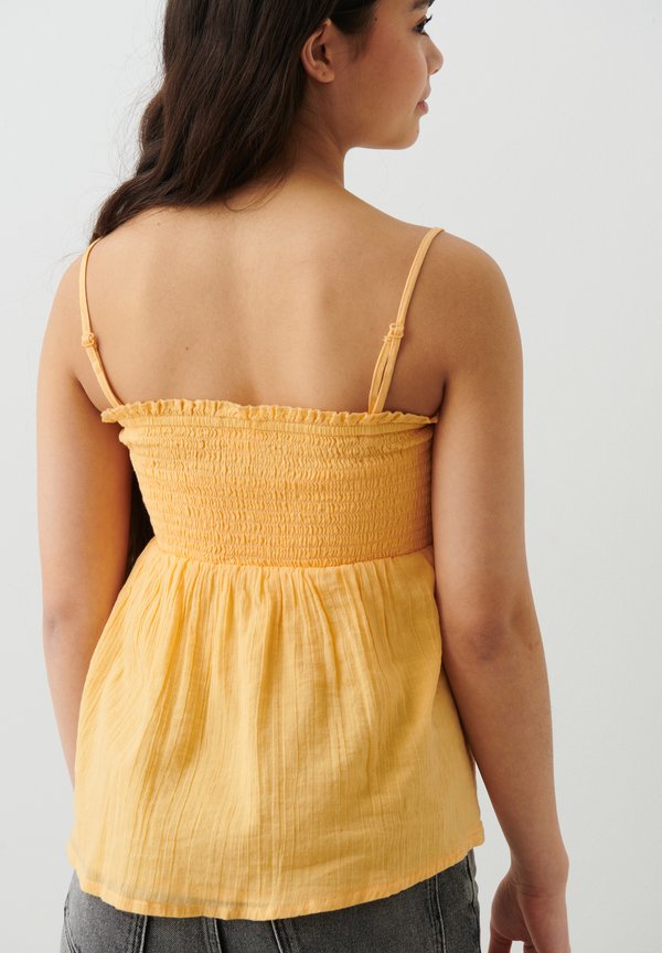 Gina Tricot Y MULTI
