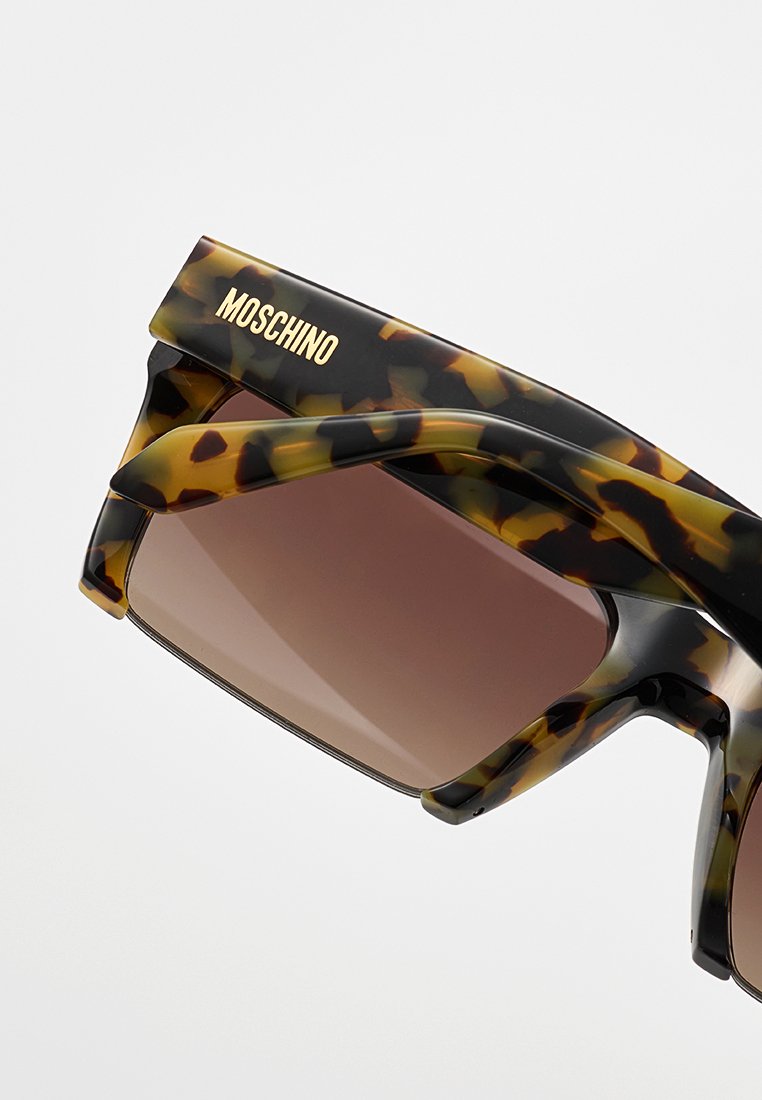 MOSCHINO