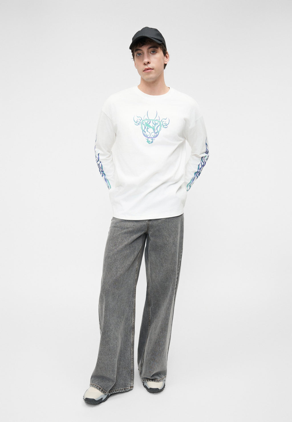 Puma OVERSIZED GRAPHIC LONGSLEEVE TEE UNISEX