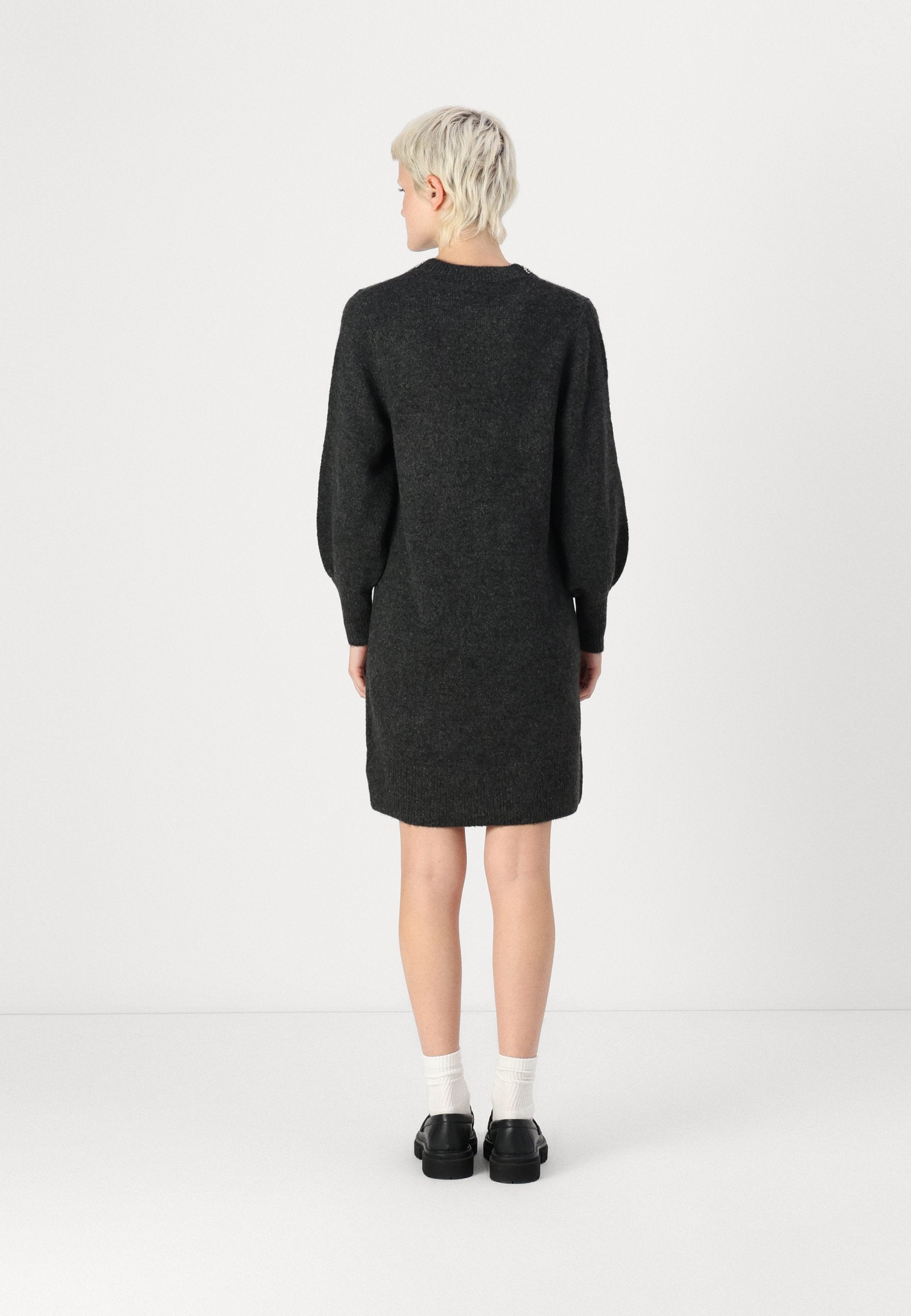 Knitted ONLELSA short Media 4