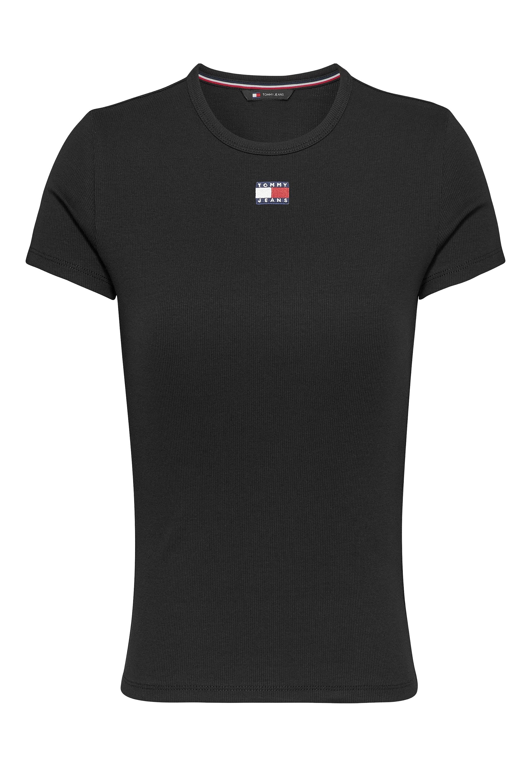 Schwarzes, figurbetontes T-Shirt mit kurzen Ärmeln, Rundhalsausschnitt und kleinem rechteckigem Tommy Jeans-Logo in Rot, Weiß und Blau mittig auf der Brust.