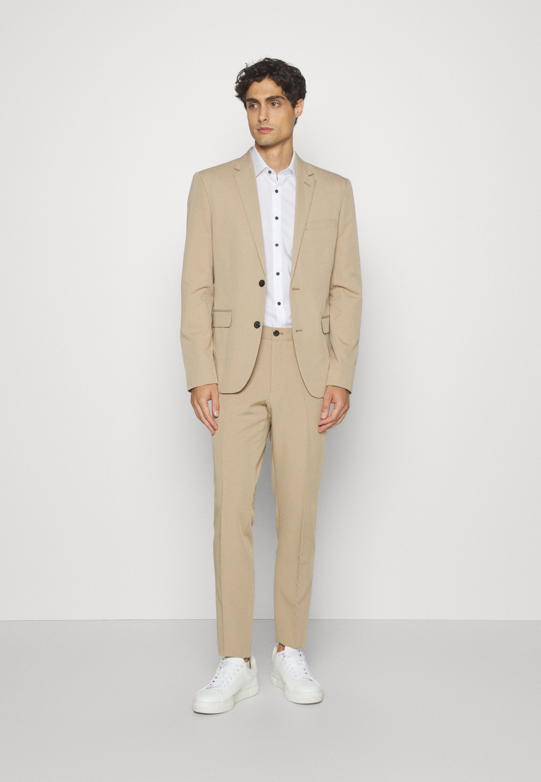 FINE TWILL STRETCH SUIT Media 2