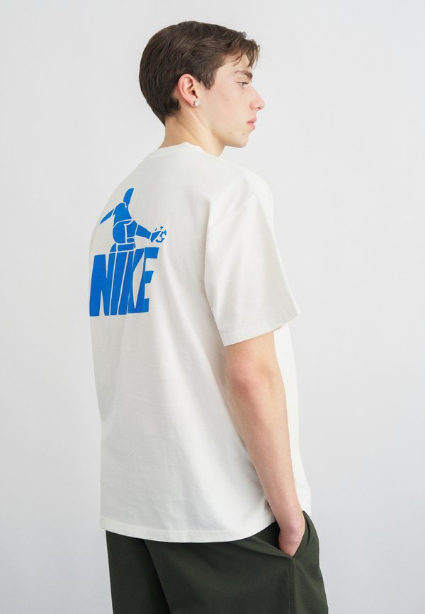 Nike Sportswear TEE CELEB - Print T-shirt - sail